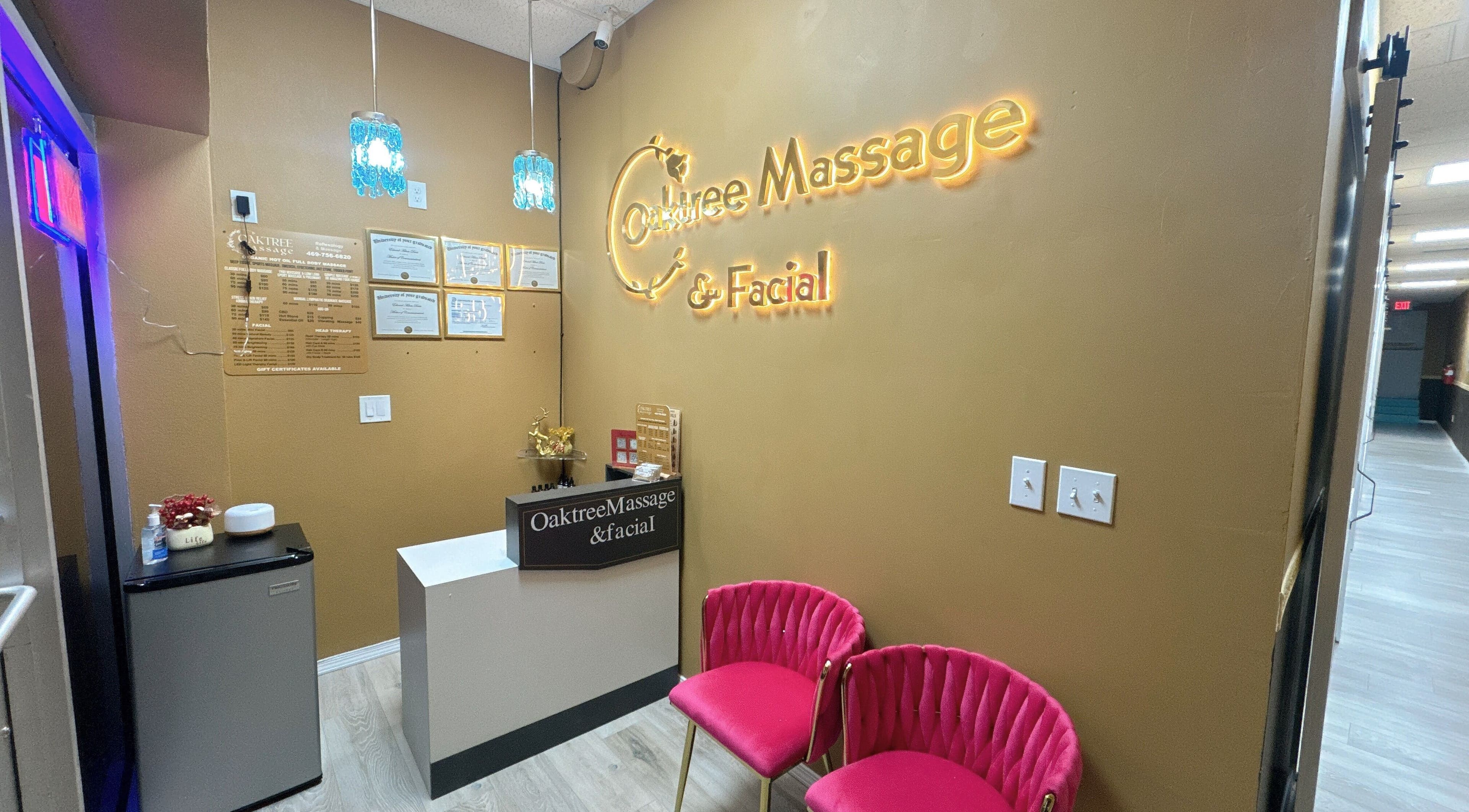 Reception area at Oak Tree Massage & Facial Lovers ln in Dallas, Texas with elegant decor and soft lighting.
