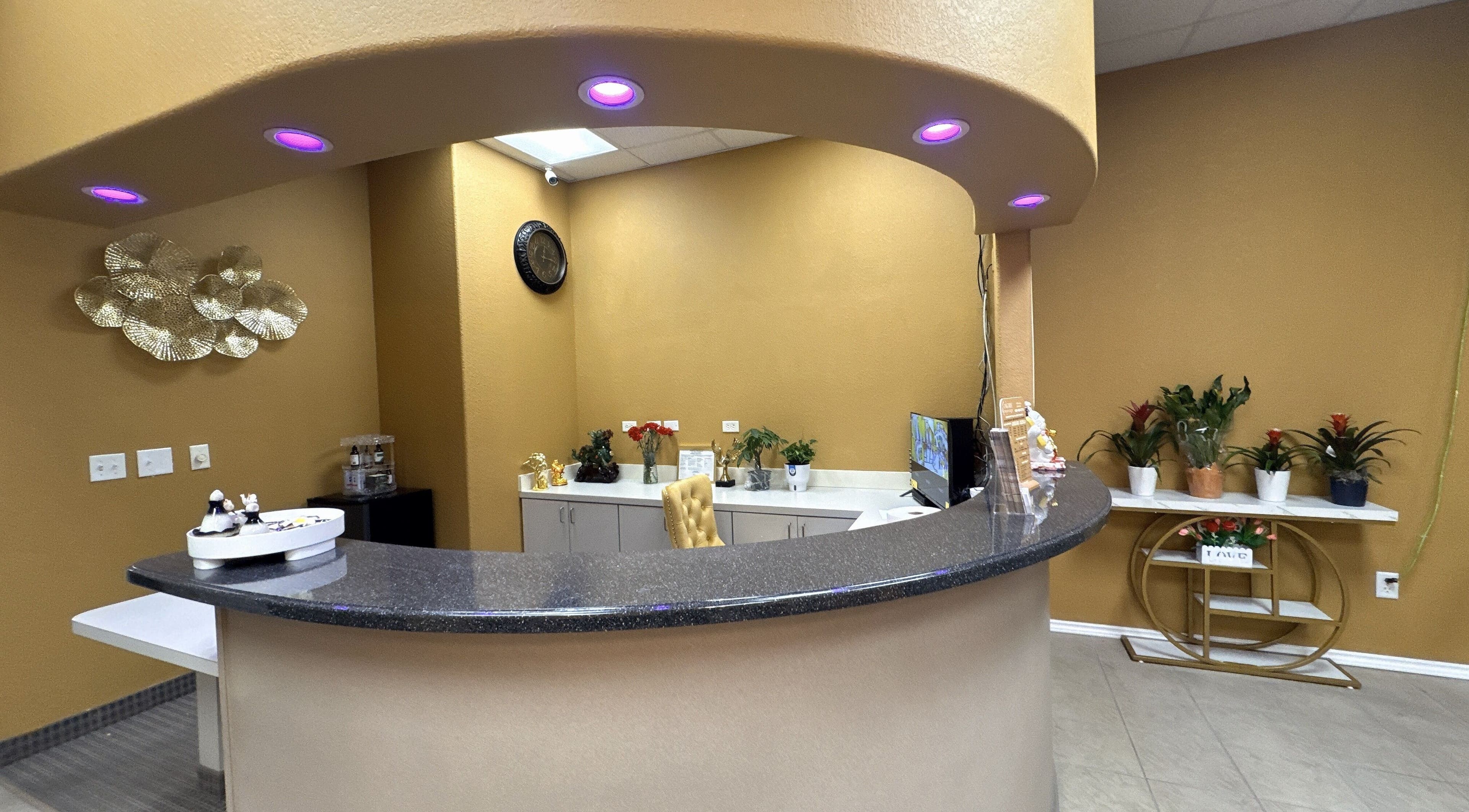 Welcoming reception at Oak Tree Massage and Facial Frisco, Texas, US with modern decor and soothing colors.