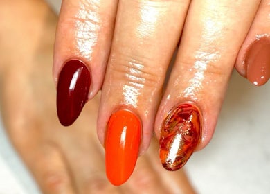 Stunning autumn-themed nail design at Nail Boutique By Leann, Il-gżira, MT.