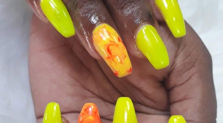 Imagen 3 de Coated By Tamisha