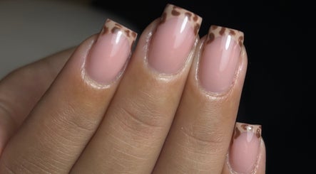 Adé Nails, bilde 3