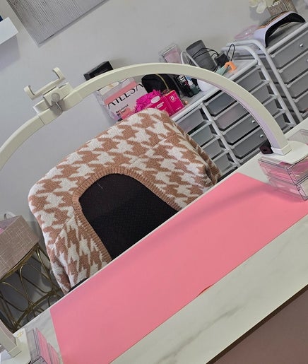 Simplydeenails image 2