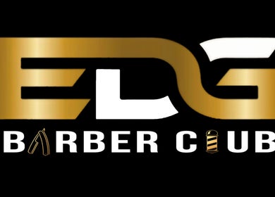Logo dorado de Edgard Barber Club en Concepción, Tucumán, AR mostrando elegancia y estilo.