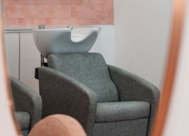 HairyAdelaide's sleek salon chair and washbasin in Mona Vale, New South Wales, AU.