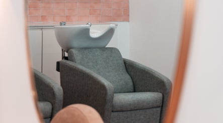 HairyAdelaide's sleek salon chair and washbasin in Mona Vale, New South Wales, AU.