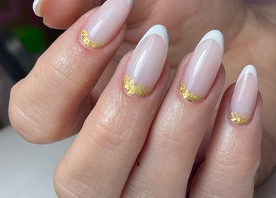 Elegant nails with gold accents at Hello Dolly Beauty Center, Doha, Doha Municipality, QA.