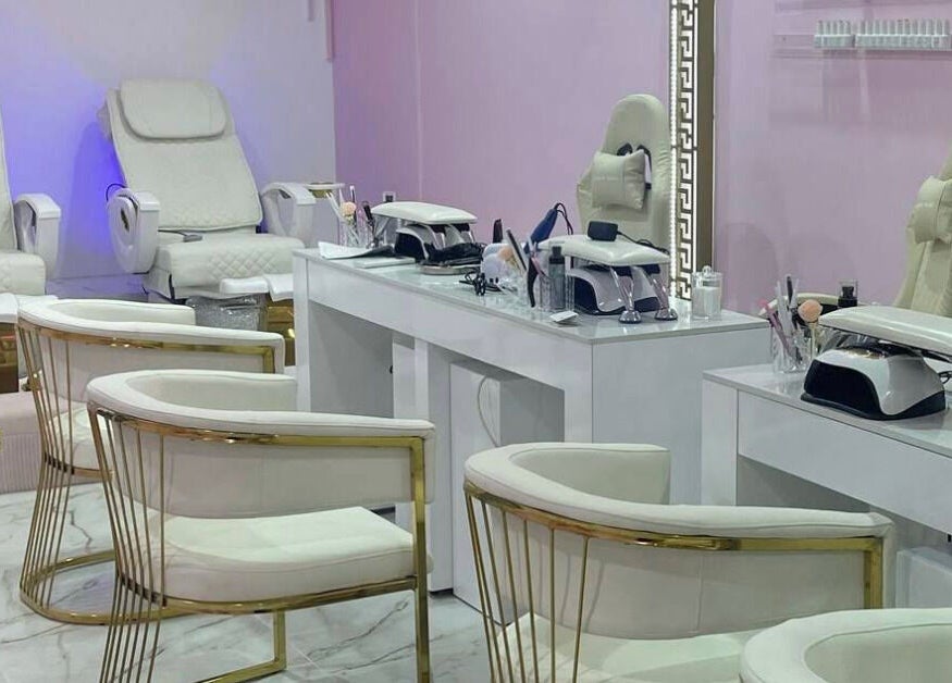 Luxurious beauty chairs at Hello Dolly Beauty Center, Doha, Doha Municipality, QA for premium wellness experiences.