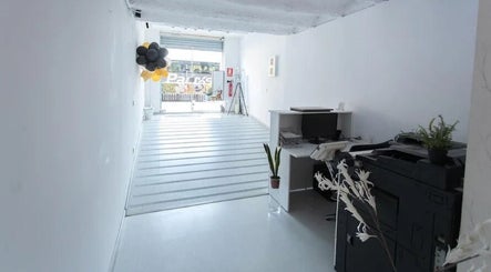 El 28 Curly Peluqueria Barcelona图像3