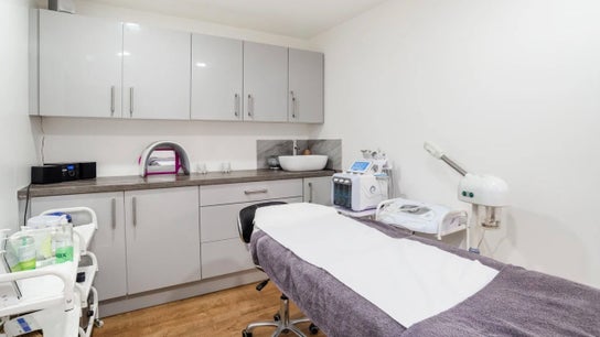 Lux Laser And Beauty Clinic