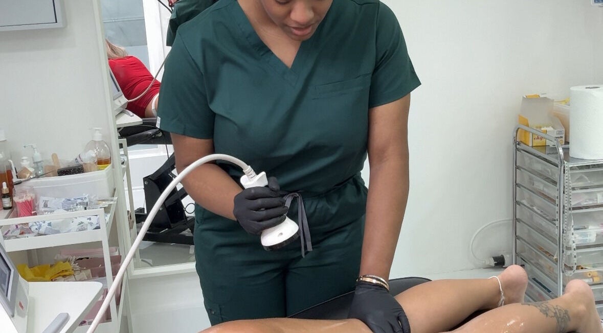 Professional body treatment at Balanced Sculpt in Birmingham, England, GB, enhancing wellness and relaxation.