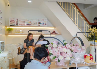Inside Kim Studio, Thành Phố Đà Lạt, Lâm Đồng, VN: a cozy and inviting beauty and wellness space with elegant decor.