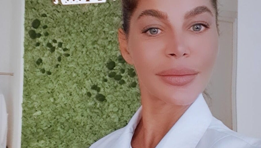 Sculptural Face Lifting- Facialist & Beauty Expert image 1