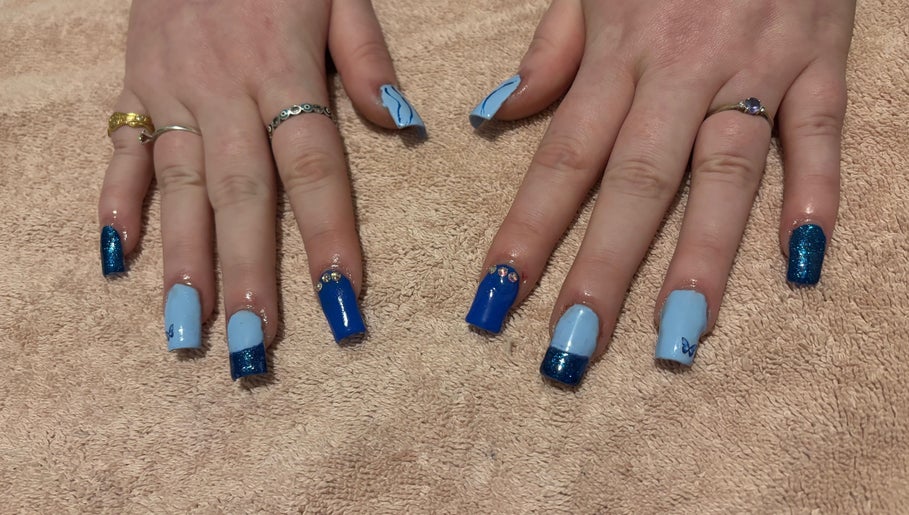 Jade’s nails image 1