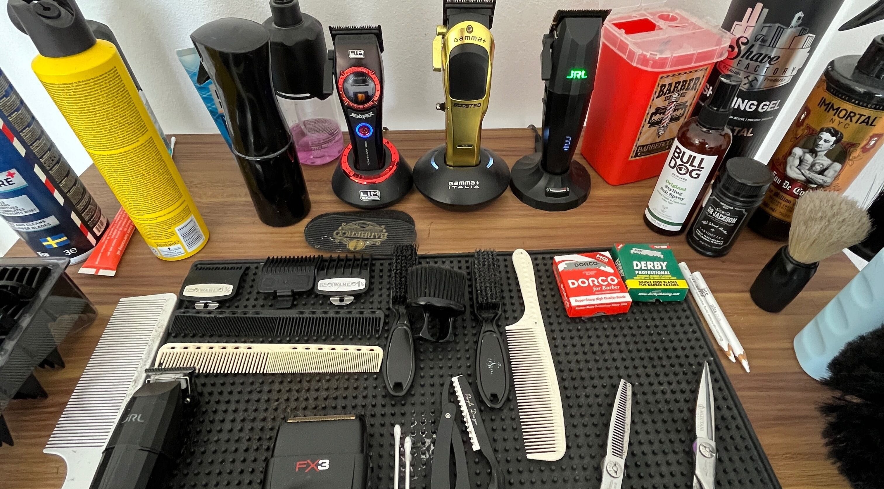 Profesionální nástroje a produkty v Lozkoo salónu, Jihomoravský Kraj, CZ.