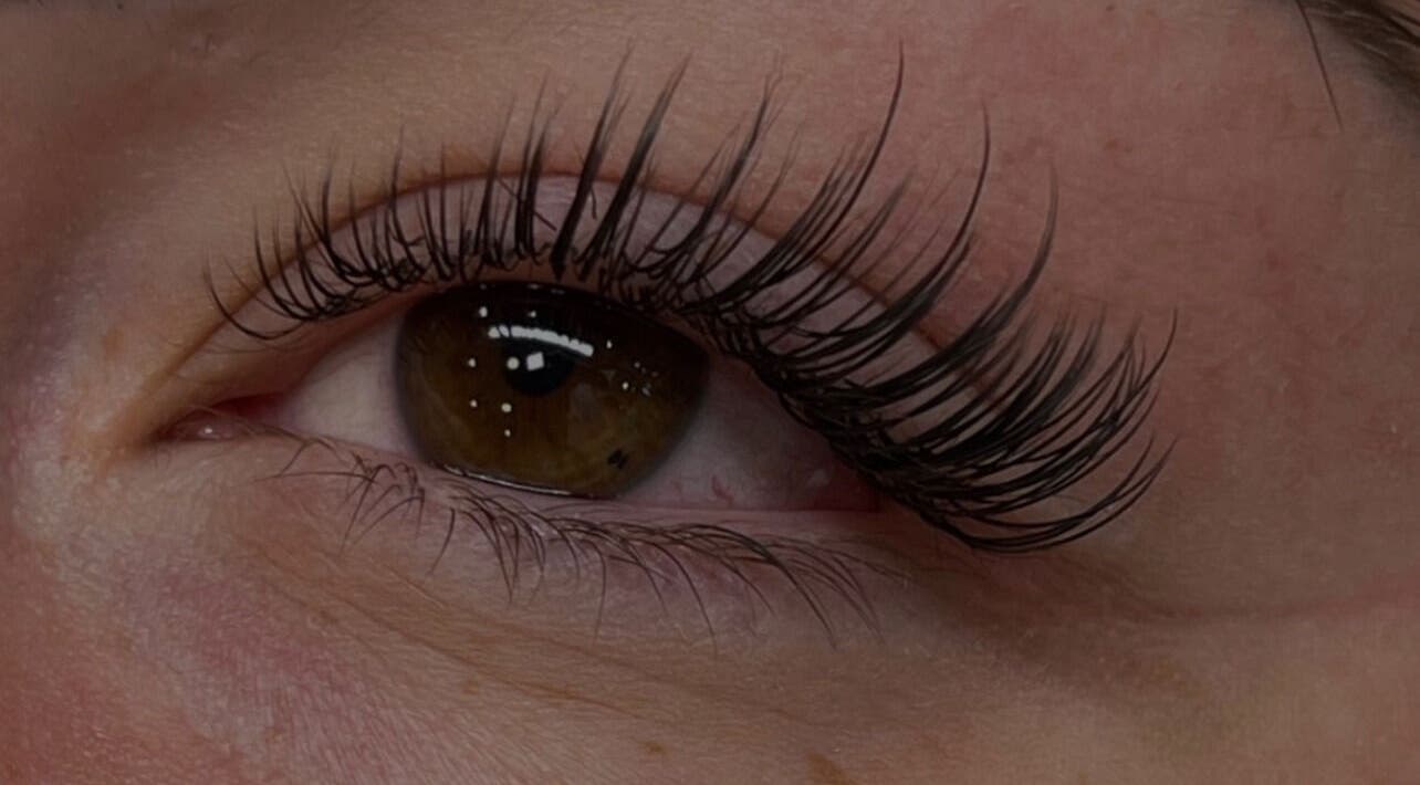 Extensions de cils élégantes chez AR'SKIN à Orléans, Centre-val De Loire, FR.