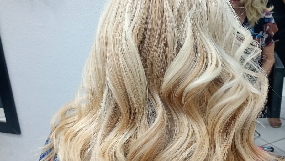 Reluz Cabelo e Arte image 1