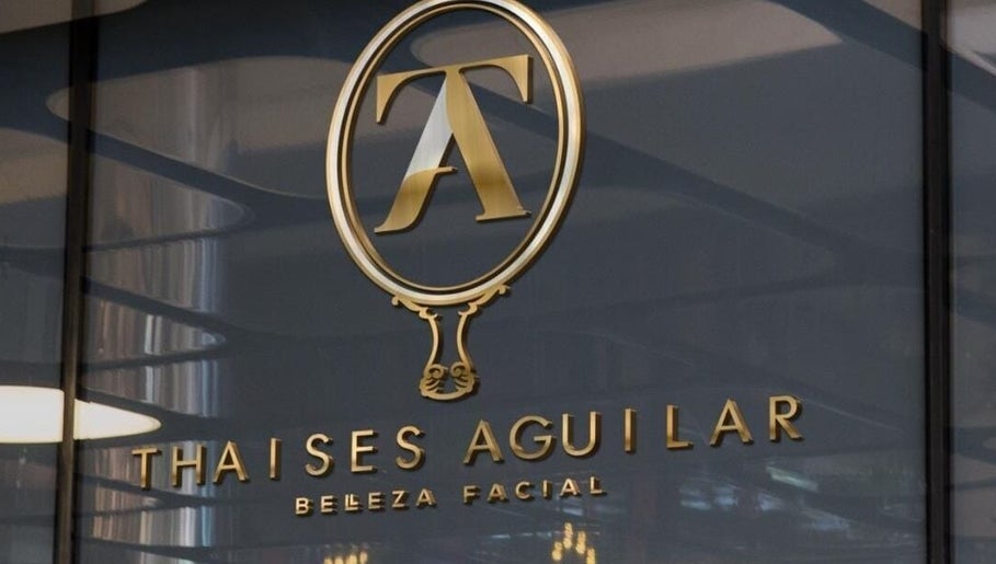 Logotipo dorado de Thaises Aguilar Belleza Facial en València, Comunidad Valenciana, ES.