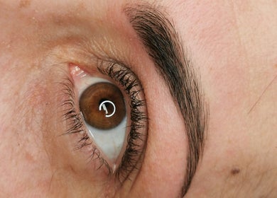 Ceja perfectamente definida en Thaises Aguilar Belleza Facial, València, Comunidad Valenciana, ES.