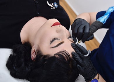 Microblading session at Cami Brows Permanent Makeup and Microblading in Brighton, Scotland, GB.