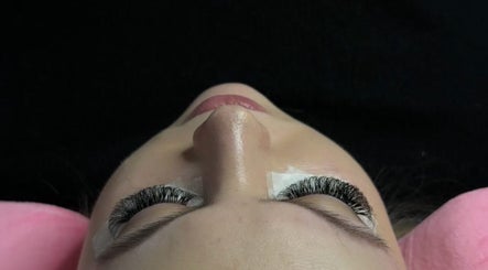 Lashesbyysima image 3