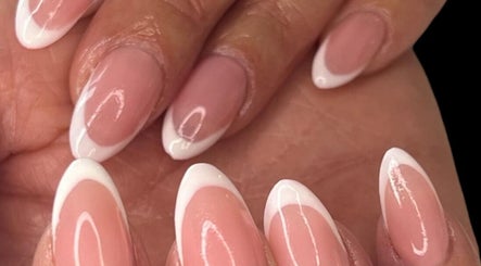 Lady Nails