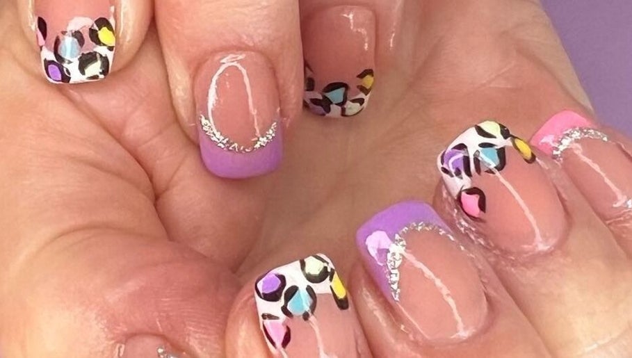 Lady Nails, bilde 1