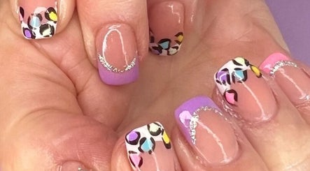 Lady Nails