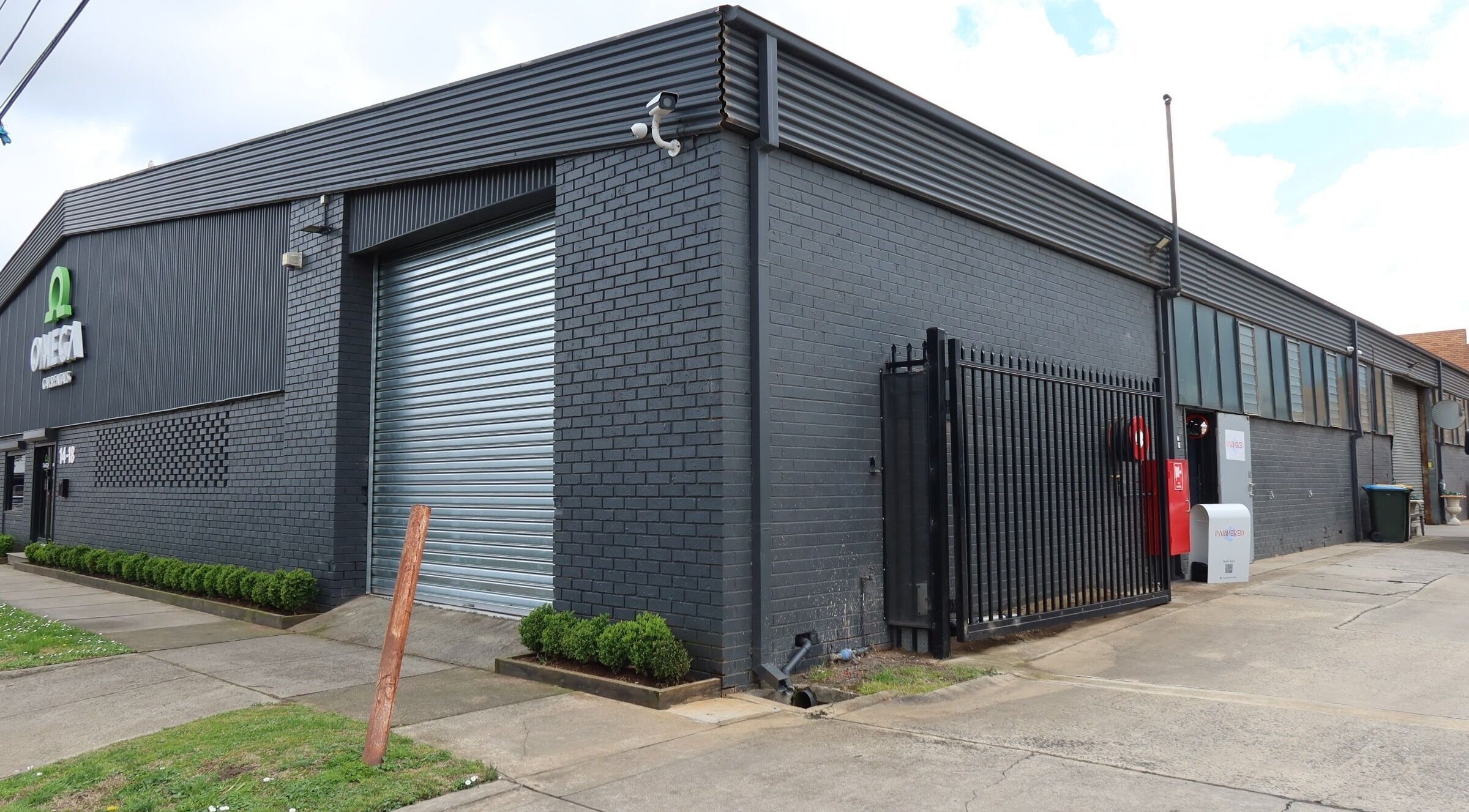 Exterior view of Pampered Canines located in an industrial area in Melbourne, Victoria, AU.