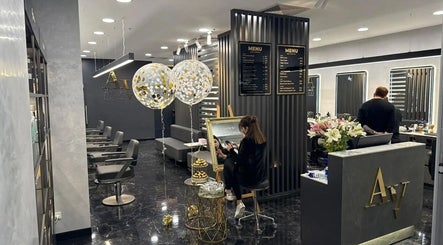 Hair Avenue