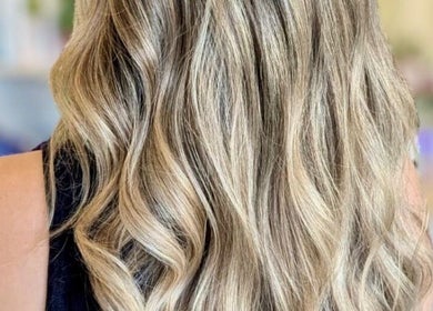 Blonde wavy hairstyle at Jessi Do My Hair, Dee Why, New South Wales, AU.