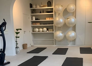 Salle de fitness moderne chez Aux Petits Soins d'Auré - Aurélie Laporta, Lillois-Witterzée, Région Wallonne, BE.