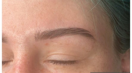 BROWS: By Hazel Bromiley billede 2