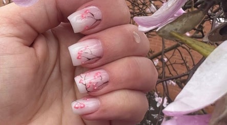 Nails Garden image 2