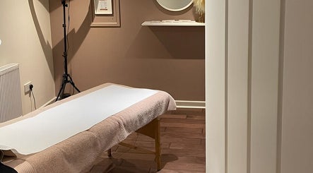 The Nail Lounge by Poppie image 2