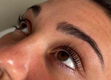 Close-up of a perfectly lifted lash at _byaimeececcarelli, Bristol, England, GB showcasing stunning eye treatment.