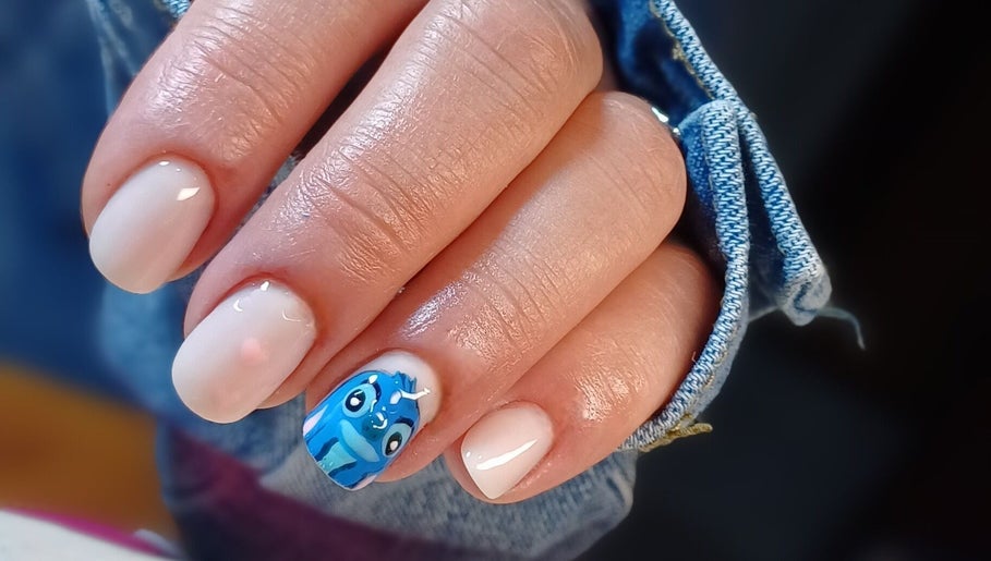 Manicura image 1