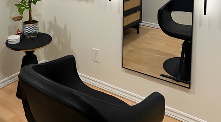Syds Hair Studio image 3