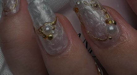 27 De Nails image 3