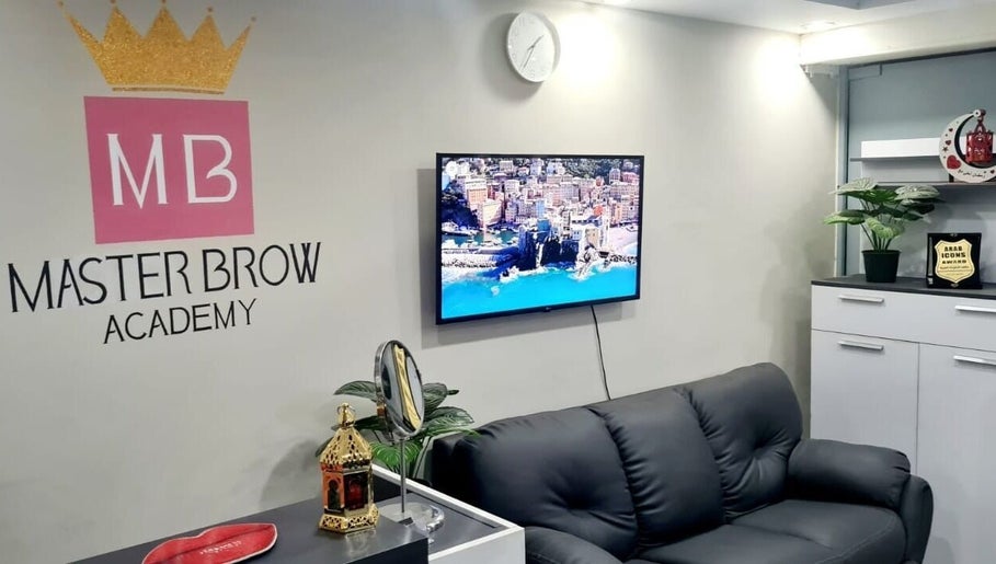 Master Brow image 1