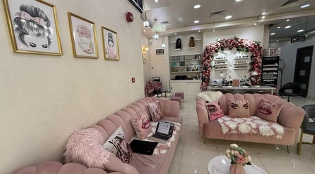 Dorsa Beauty Lounge image 3