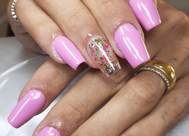 Unhas rosas com arte cintilante em Rafa Fontes | Beauty, Distrito Federal, Distrito Federal, BR.