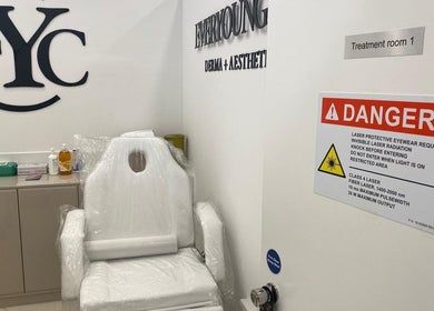 Laser treatment room at EverYoung Medical Aesthetics Clinic, London, England, GB equipped with advanced chair.