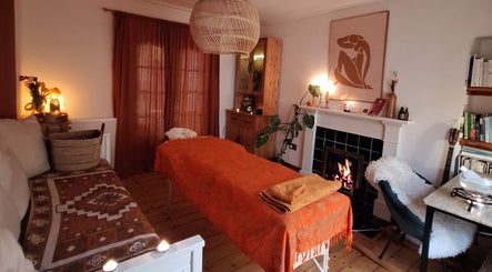 Jasmin Ramanan Holistic Wellbeing, Massage & Yoga