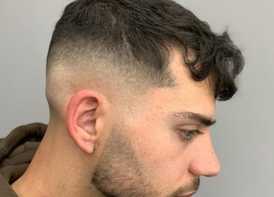 Corte de cabelo moderno no Prime BarberShop - Barbeiro Antônio, Viana Do Castelo, Viana Do Castelo, PT.