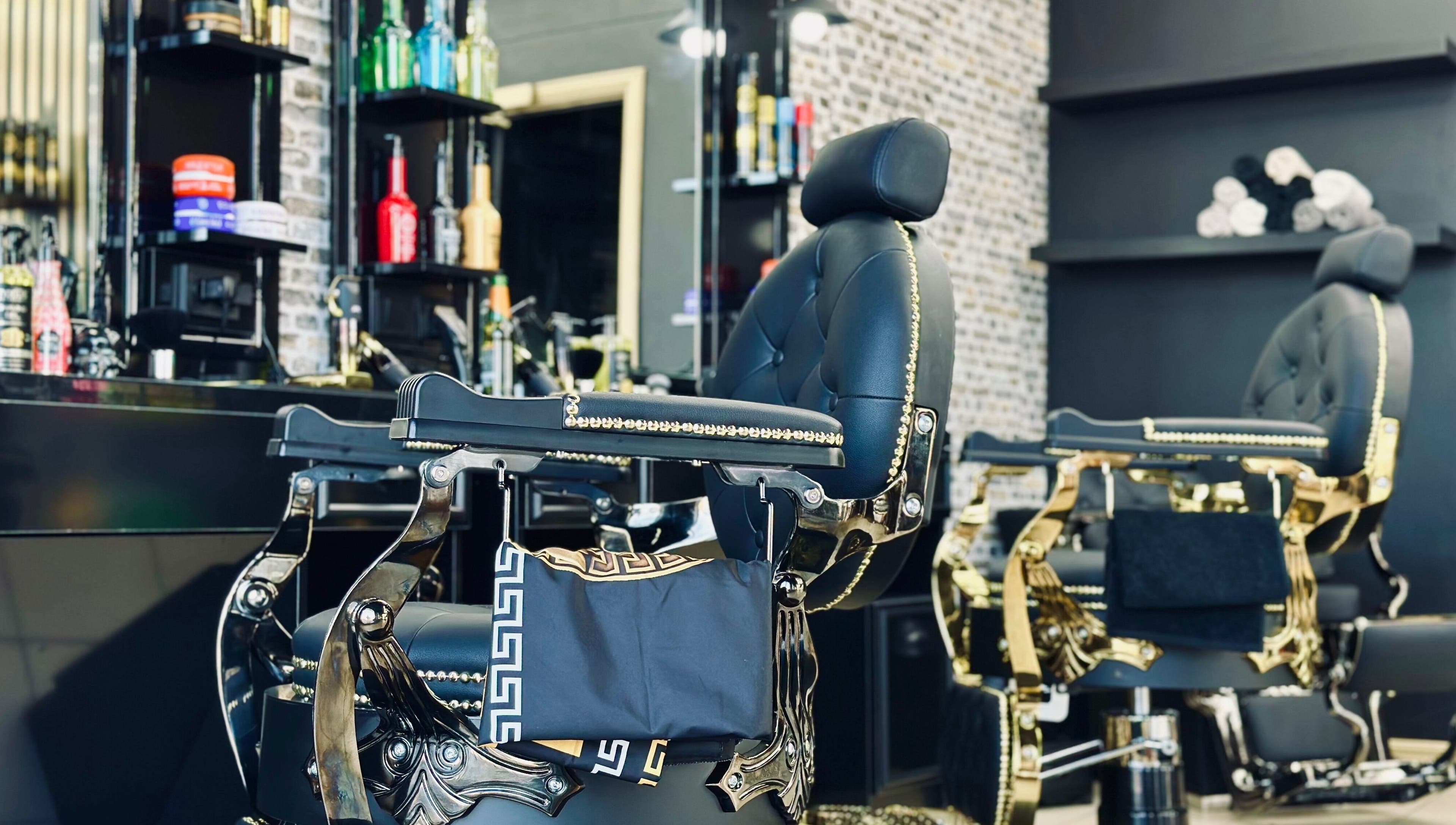 Luxurious salon chairs at Royaltrim, Stavanger, Rogaland, NO showcasing upscale design and comfort.