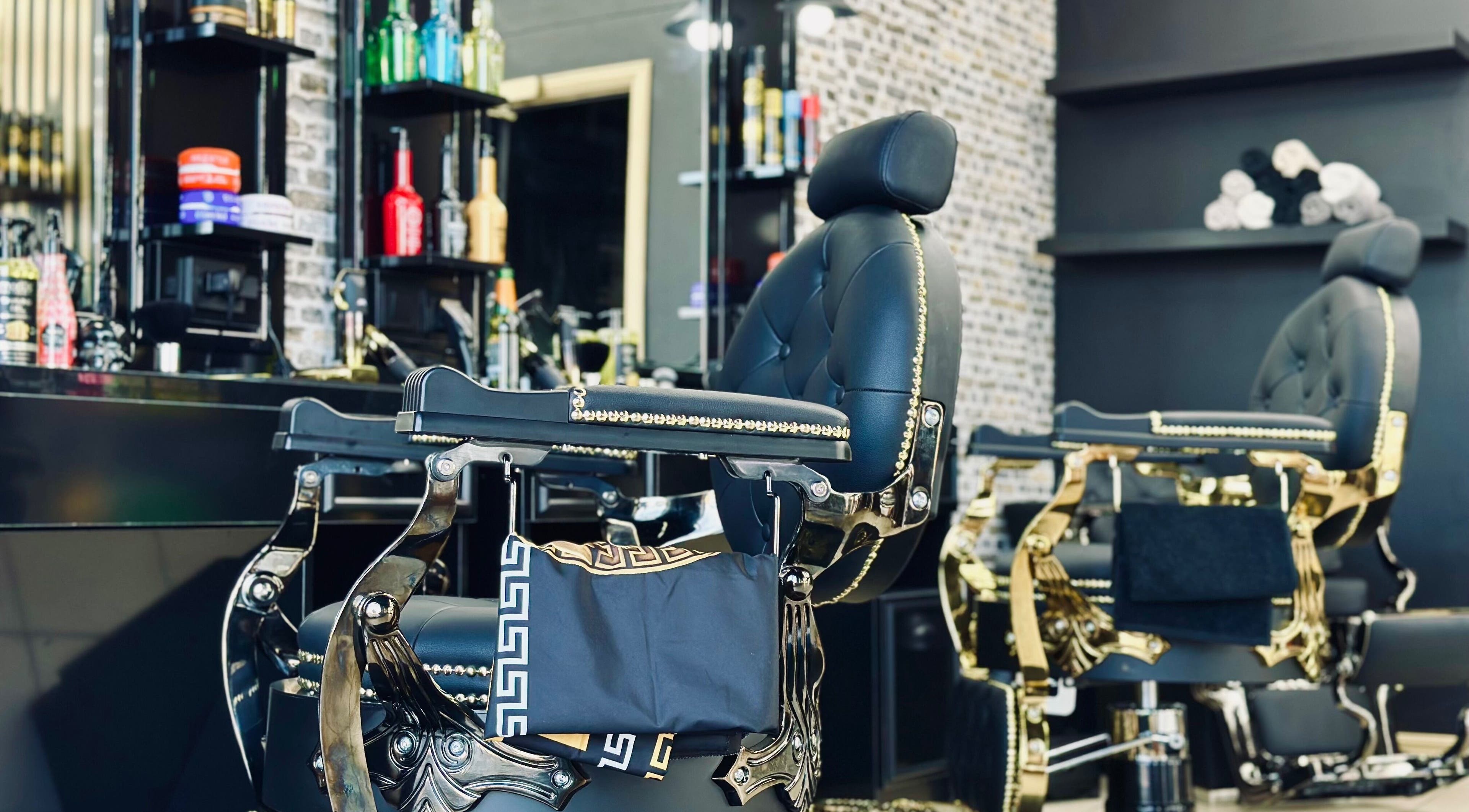 Luxurious salon chairs at Royaltrim, Stavanger, Rogaland, NO showcasing upscale design and comfort.
