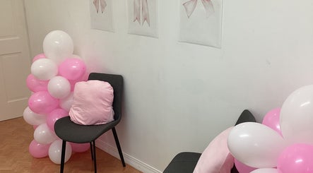 DeesBeautyCare.gnd