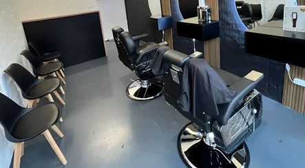 Freshmen Cutz Barbershop