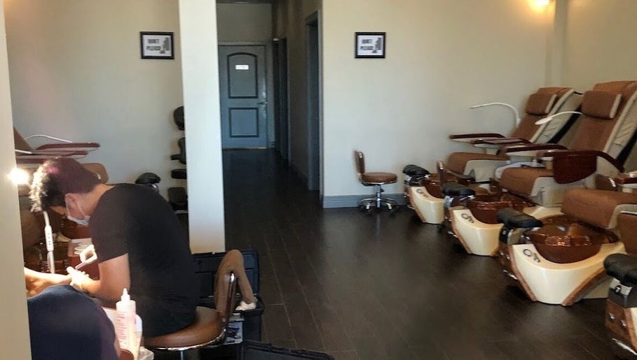 Mislin Brows & Lashes image 1