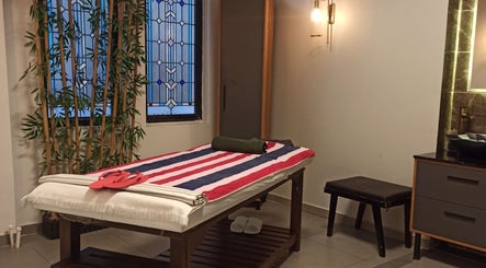 Relaxing massage room at Fey Massage And Spa, İstanbul, İstanbul, TR with soothing decor and ambient lighting.